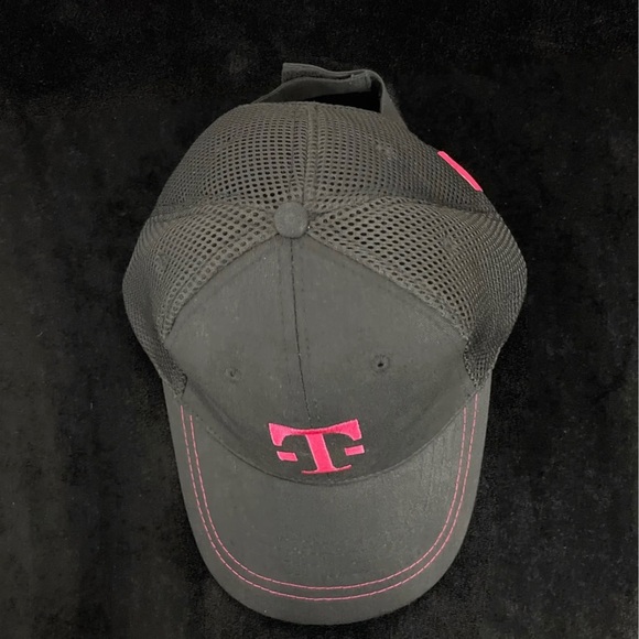 (NWOT) T-Mobile Baseball Cap - Picture 4 of 6